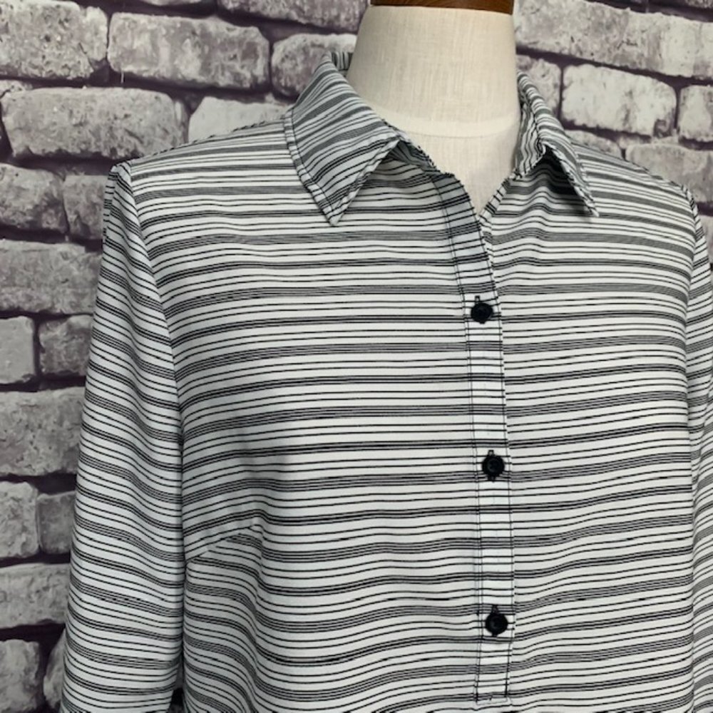 Chico's Striped Blouse Size Medium - Picture 2 of 9